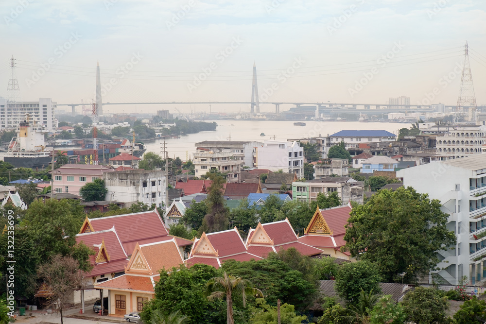 Transportation / View of system transportation and city.