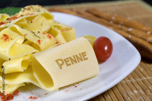 Nudeln mit Schriftzug Penne