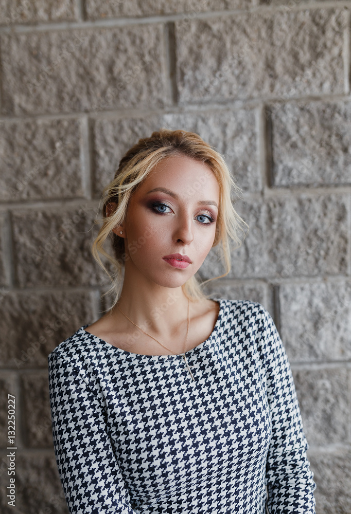 Blonde Woman hairdo french twist Blonde Woman hairdo french twist