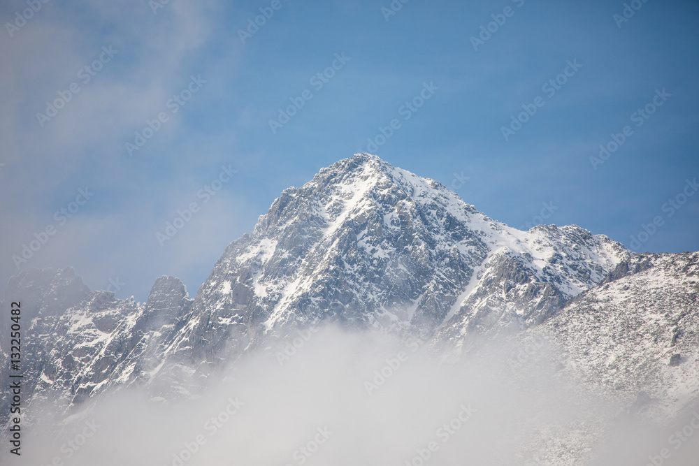 Obraz premium Zima w Wysokich Tatrach. Wysokie Tatry. Słowacja. Wysokie Tatry.