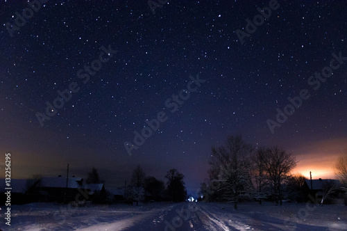 road to snow village clear winter night © dmitriydanilov62