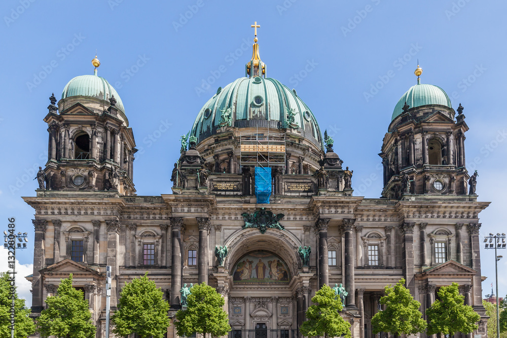 Berlin Dom ( Berlin Cathedral) was built between 1895 and 1905.