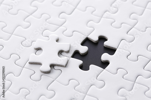白いジグソーパズル White jigsaw puzzle