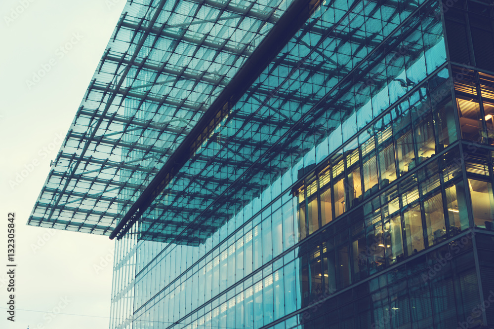 Obraz premium modern glass office building