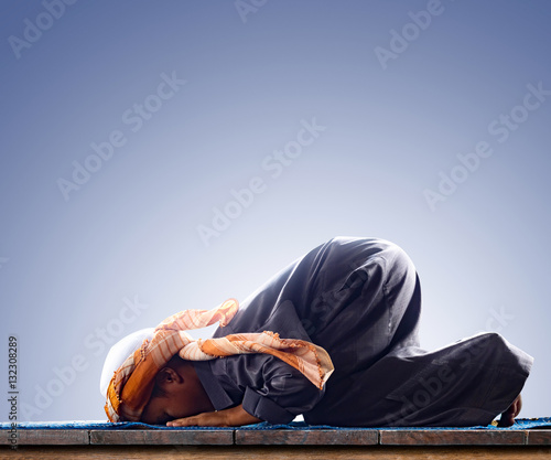 muslim child worshiped Praying for Allah, muslim God, prostrate