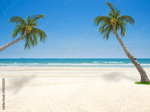 Fototapeta Naklejka Na Ścianę i Meble -  beautiful sand beach on the sea shore