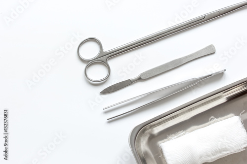 Obraz na płótnie instruments for cosmetic surgery on white background top view w salonie