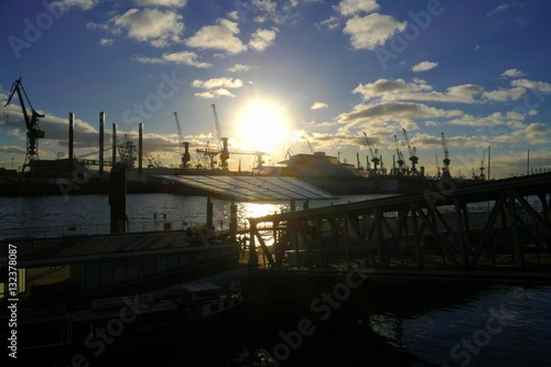 Wallpaper Mural Port Hambourg, Allemagne Torontodigital.ca