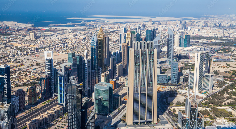 Naklejka premium Burj Khalifa widok z góry, Panorama Dubai. Widok z góry włączony
