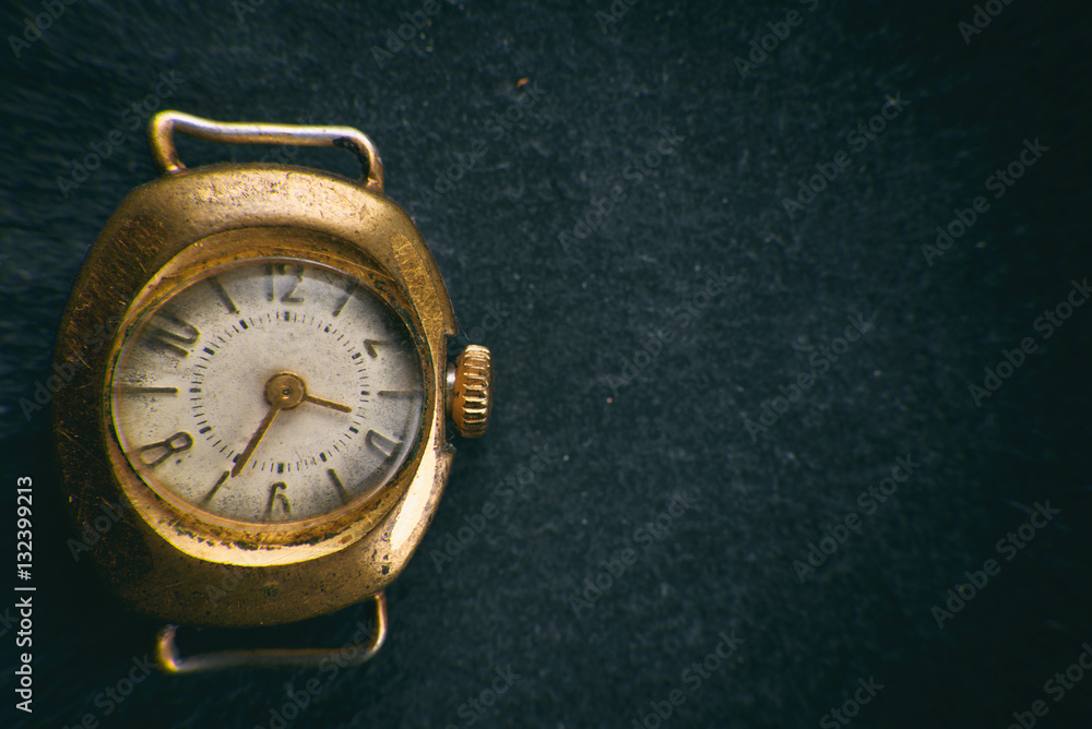 retro golden watch retro golden watch