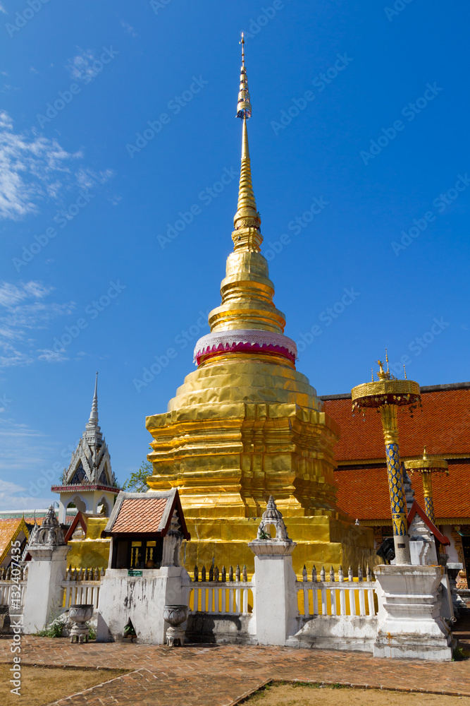 Fototapeta premium Wat Pong Sanuk Tai Temple in Lampang province, Thailand