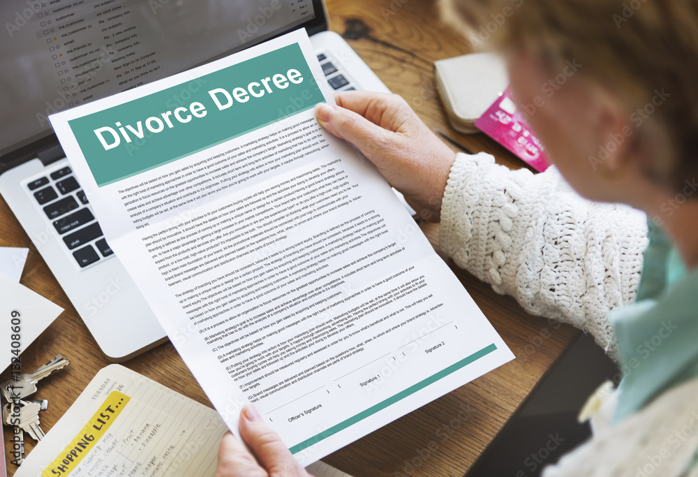 Naklejka premium Divorce Agreement Decree Document Break up Concept