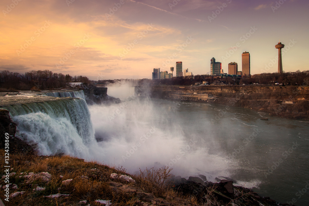 Fototapeta premium Niagara Falls Winter Sunset