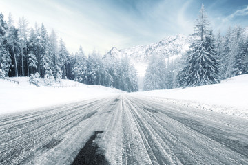 winter road and cold day 