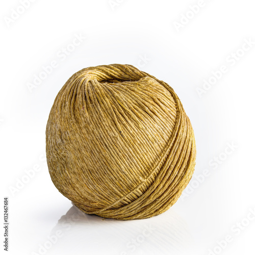 Obraz na płótnie The ball of thin twine on a white background, HDR Image. w salonie