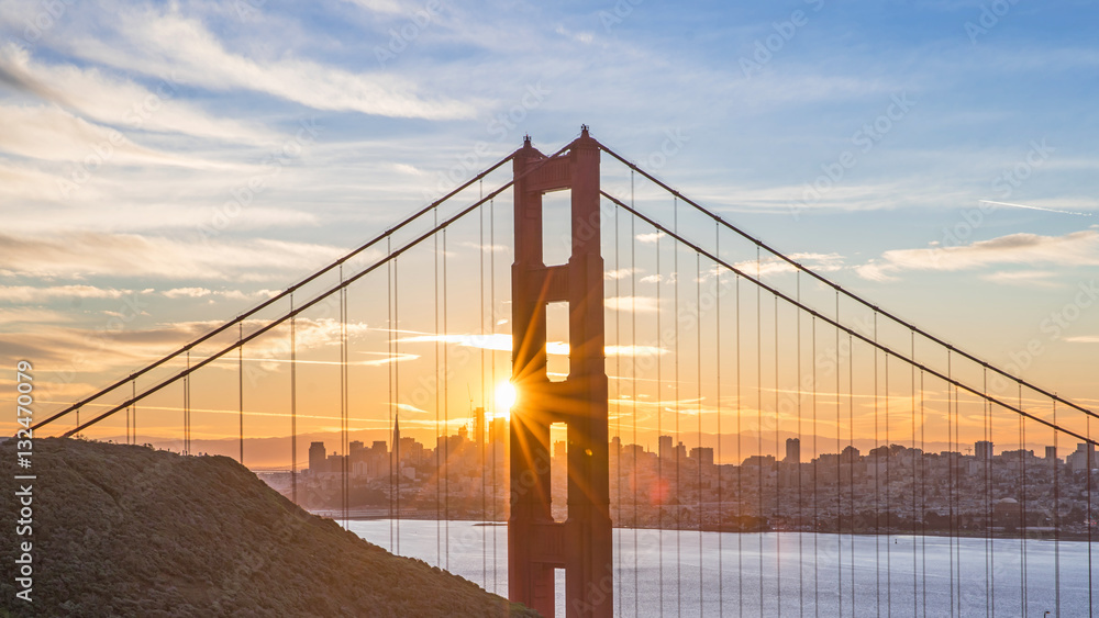 Obraz premium Golden Gate Bridge Sunrise