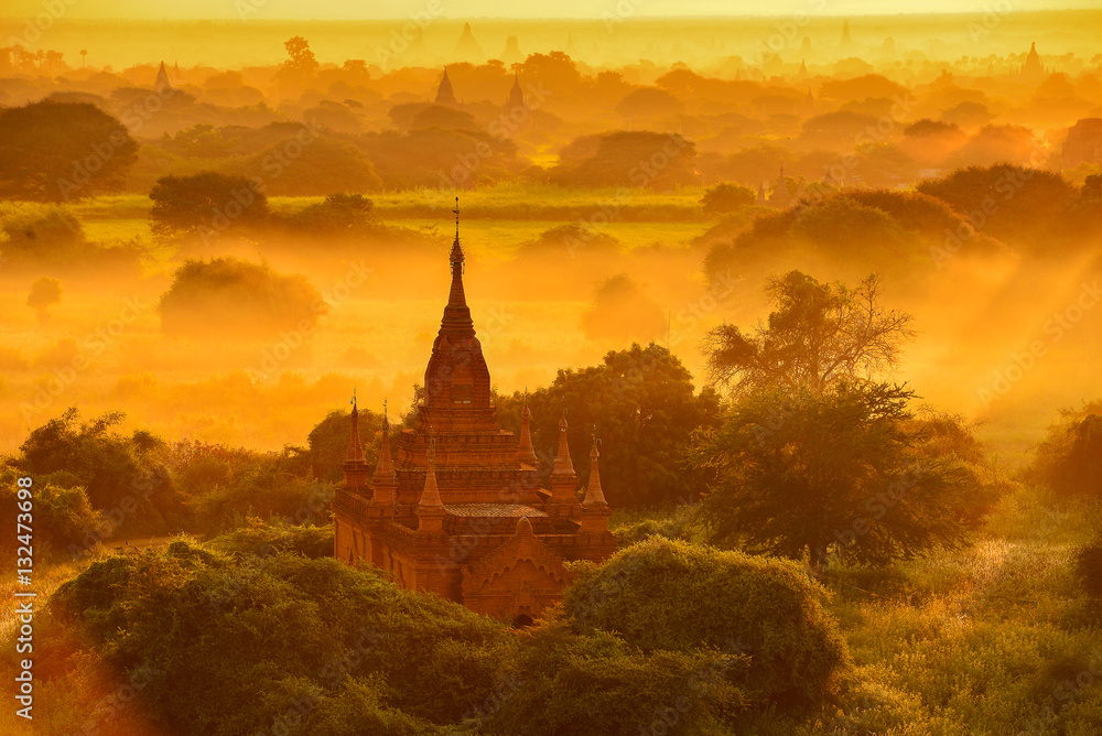 Fototapeta premium The plain of Bagan on during sunrise,sunlight effact,Mandalay Myanmar
