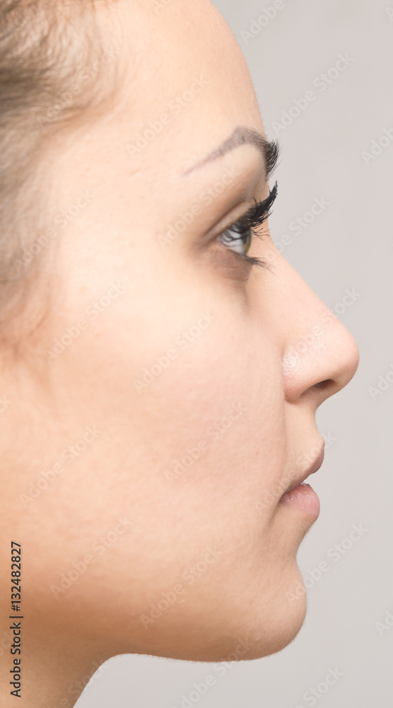 Obraz premium side view of beautiful woman