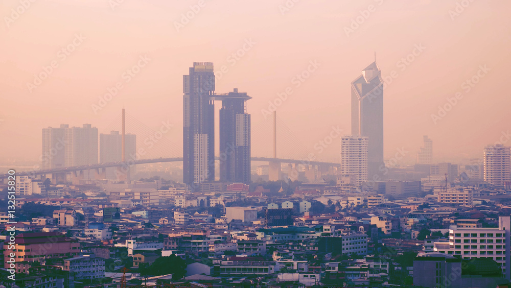 Obraz premium City and sky at twilight in bangkok, Thailand.