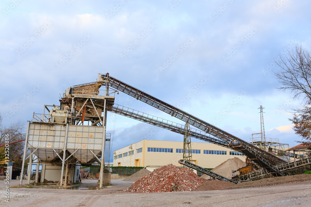 Stone quarry with silos