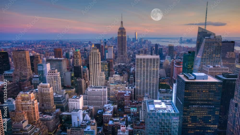 4K UltraHD A Full Moon over Manhattan, New York