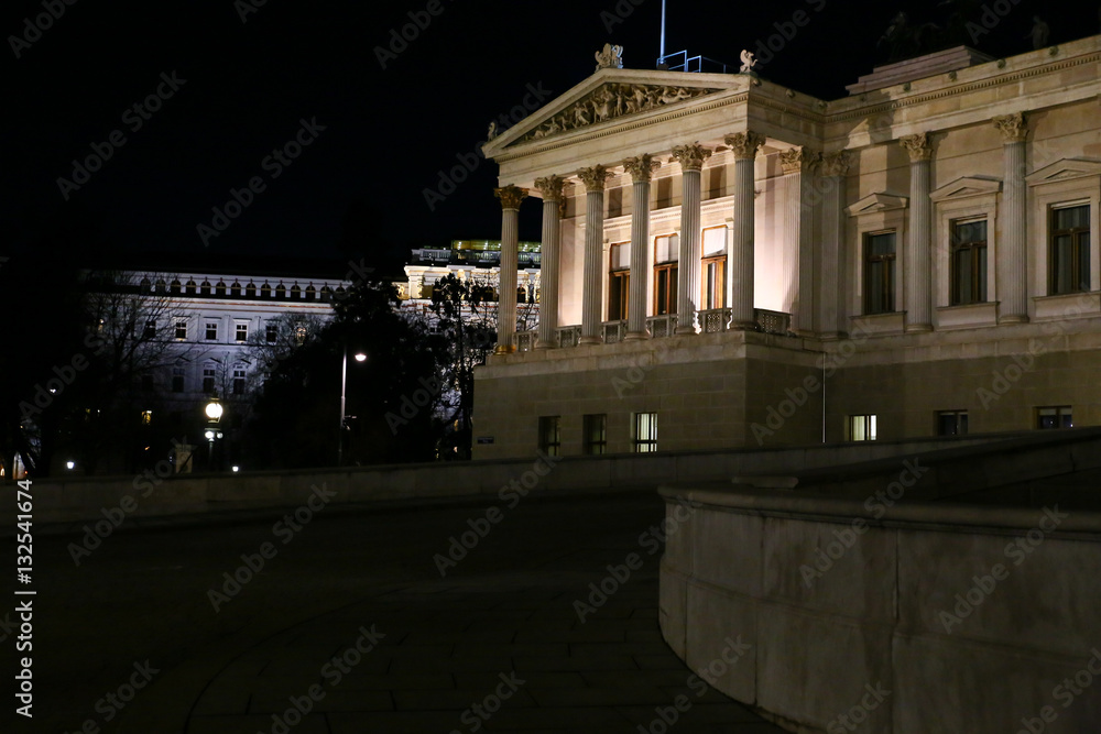 wien by night: imperial and institutional buildings