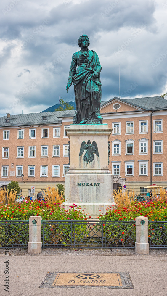 Fototapeta premium Mozart statue on Mozart Square