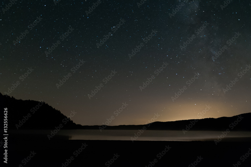 Fototapeta premium Milky-way over a lake