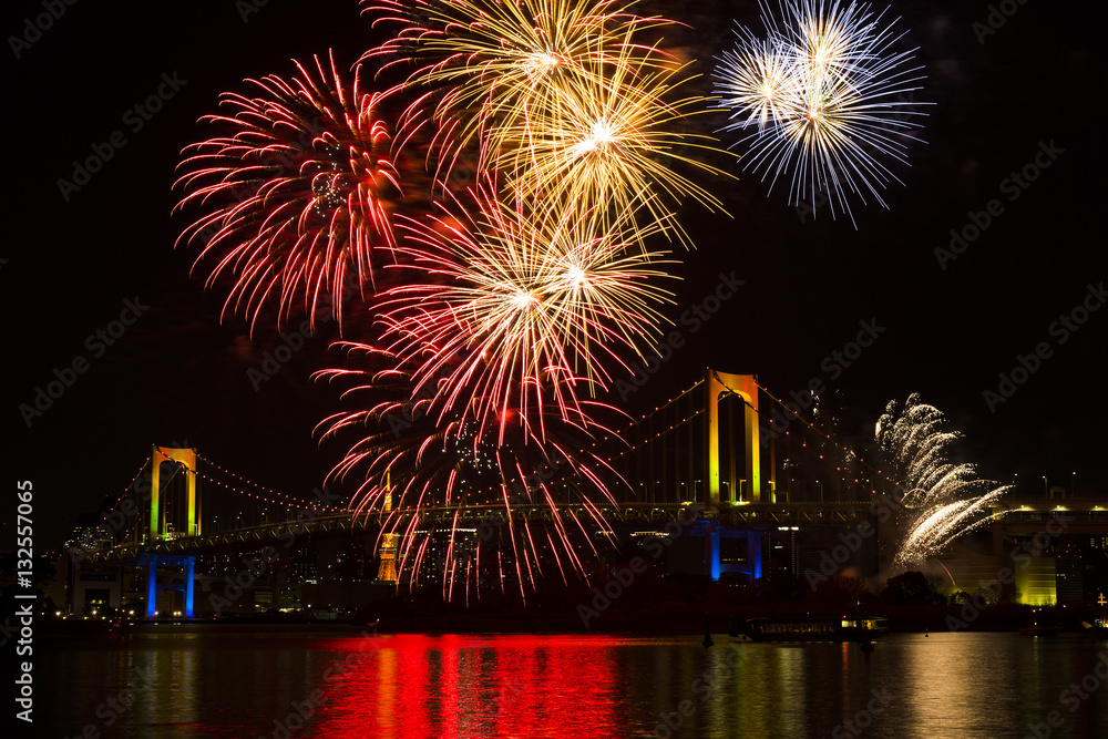 レインボー花火大会 レインボーブリッジ 東京タワー お台場 大晦日 31日ver Stock Photo Adobe Stock レインボー花火大会 レインボーブリッジ 東京タワー お台場 大晦日 31日ver Stock Photo Adobe Stock