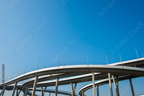 The devious Bhumibol Bridge with blue sky in Bangkok, Thailand. © SAYAN