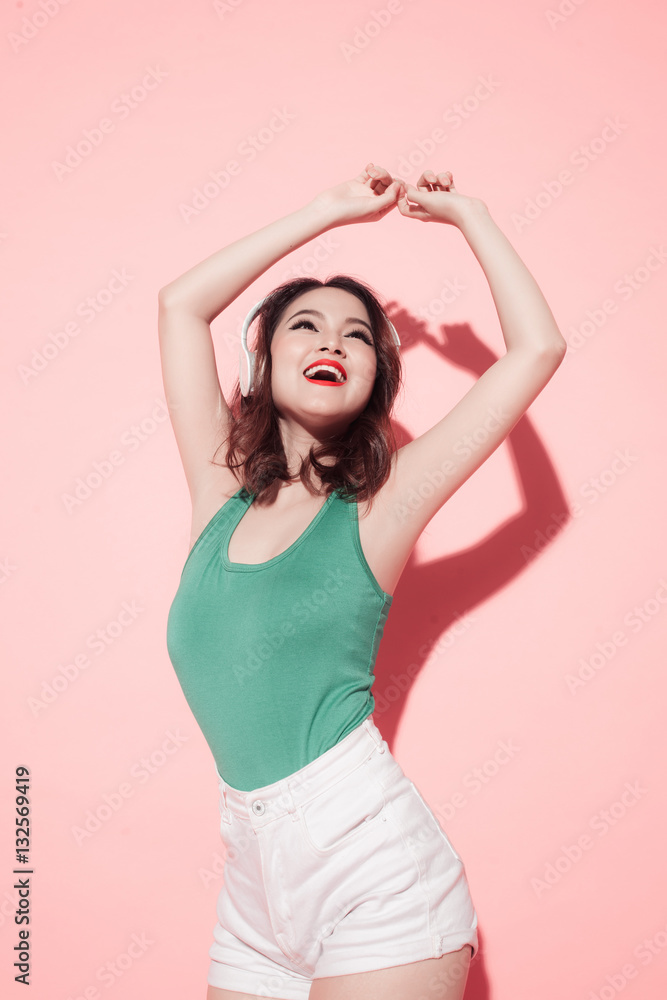 Fototapeta premium Summer lady. Sexy beautiful asian girl with professional makeup