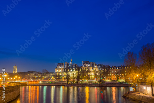 view of Hotel de Ville (City Hall) in Paris © Netfalls