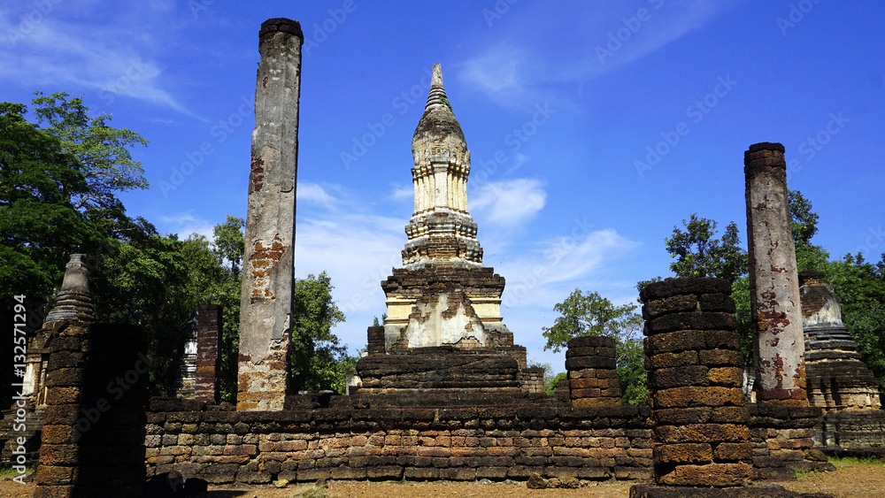 wat chedi seven rows temple pagoda ruins landscape