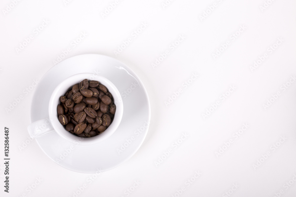 Obraz premium cup of coffe with beans on white background