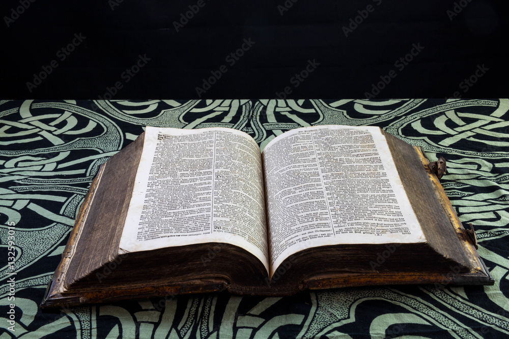 Obraz premium Uralte Bücher und Schriften