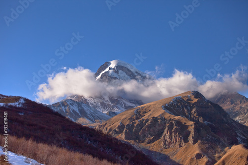 Kazbeg - Kaukaz - Gruzja w zimowej szacie. Caucassus mountains in Georgia. © rogozinski