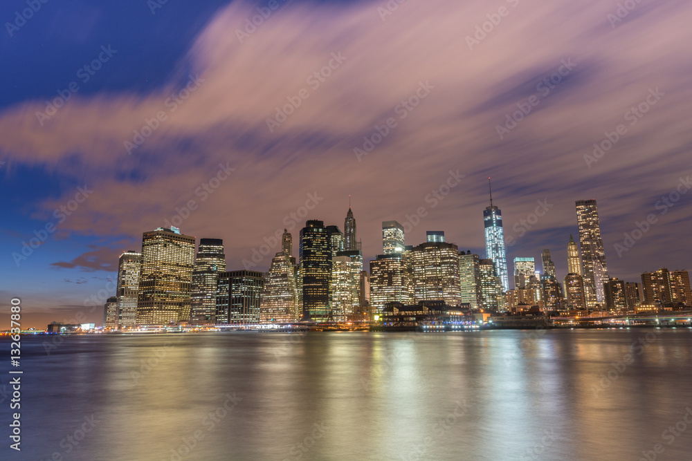 Fototapeta premium View of lower Manhattan from Brooklyn