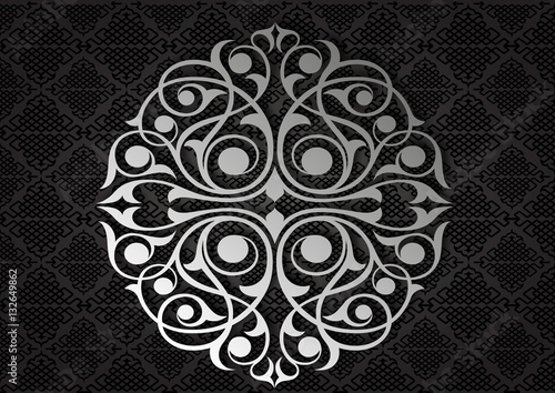 Dairesel motif ve işlemeli arkafon