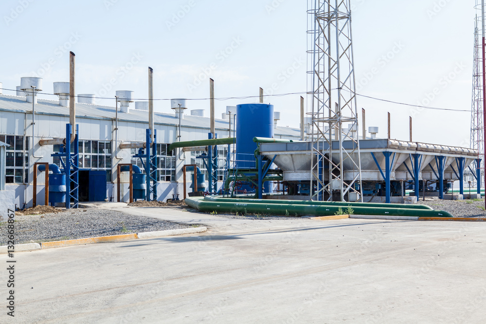 Obraz premium Factory with huge machinery