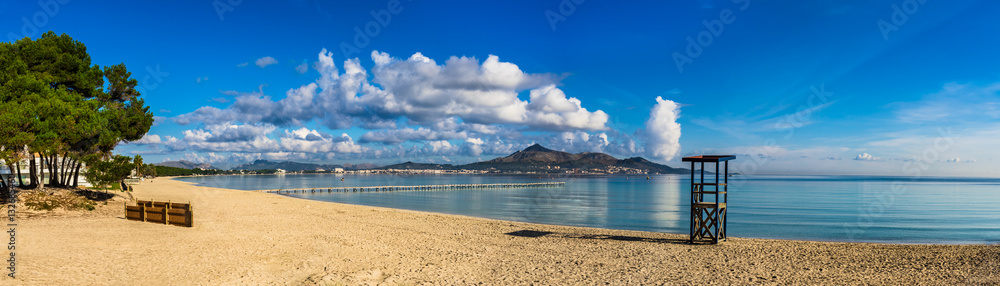 Spanien Mittelmeer Küste Mallorca Panorama Strand Bucht von Alcudia