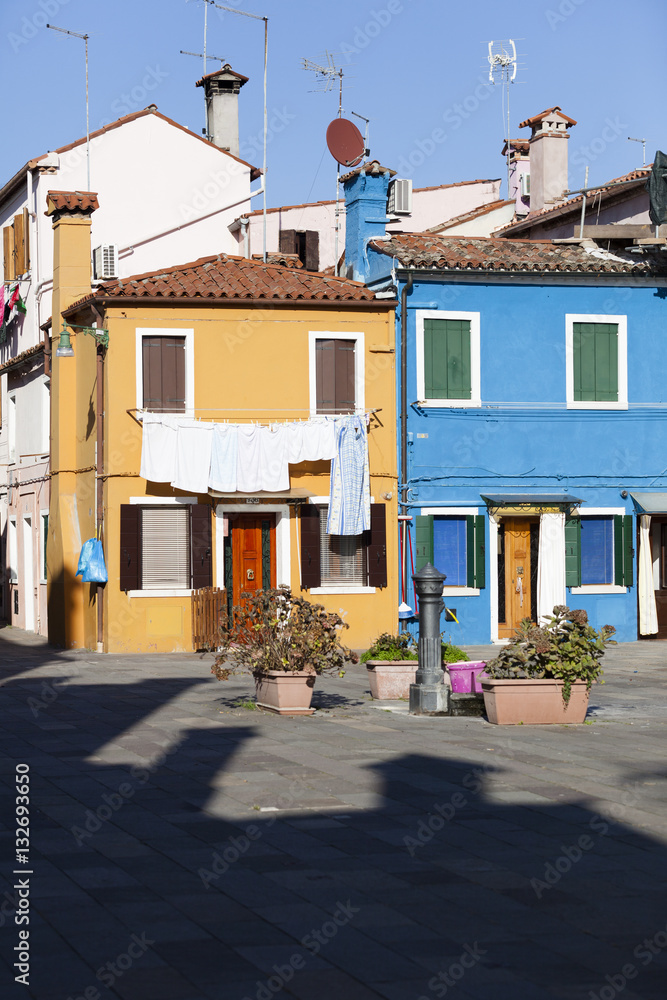 Die bunten Häuser von Burano bei Venedig