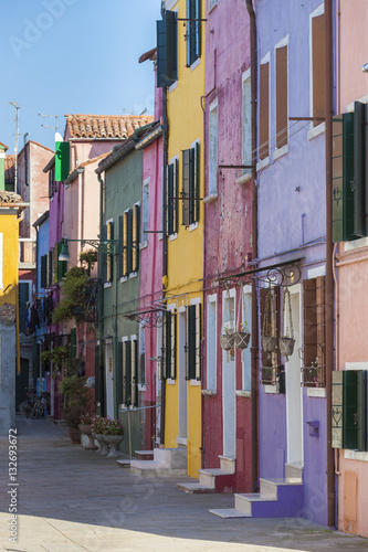 Die bunten Häuser von Burano bei Venedig
