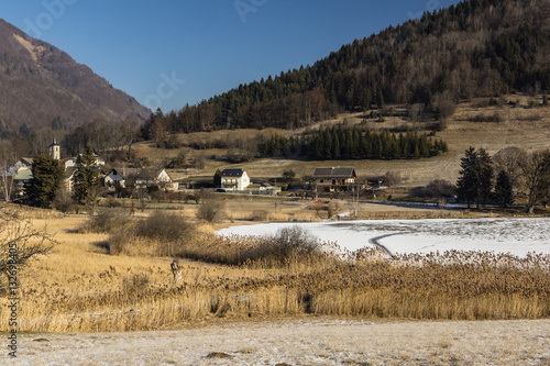 Lac de la Thuile - Massif des Bauges - Savoie. photo