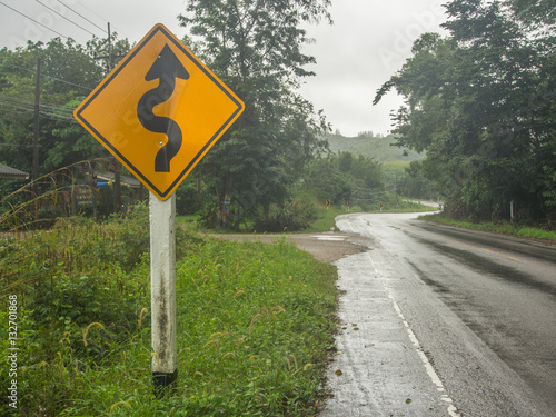 sharp curve on the way bettwen hill