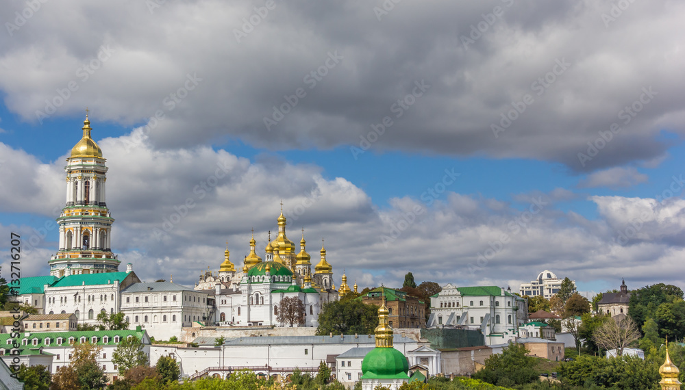 Obraz premium Panorama of the Kiev Pechersk Lavra monastery
