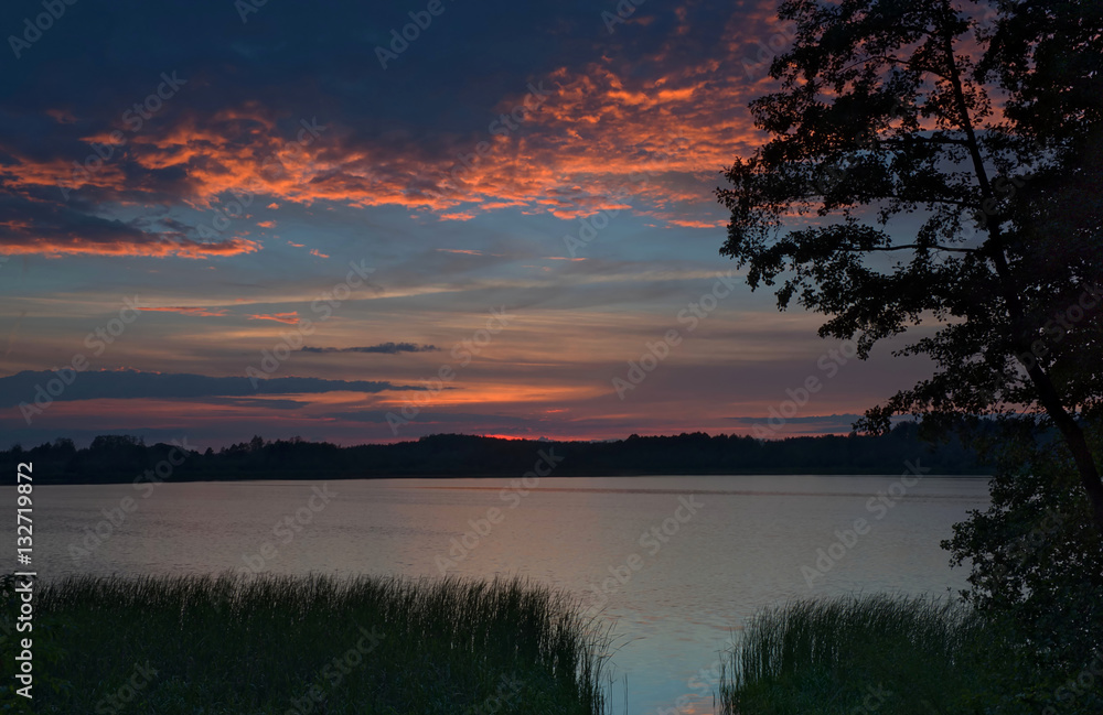 Fototapeta premium Wieczór nad jeziorem