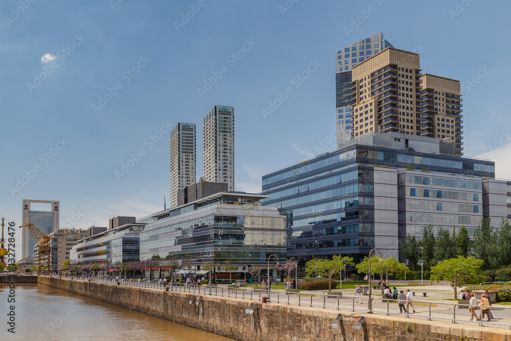 Obraz premium buenos aires puerto madero district