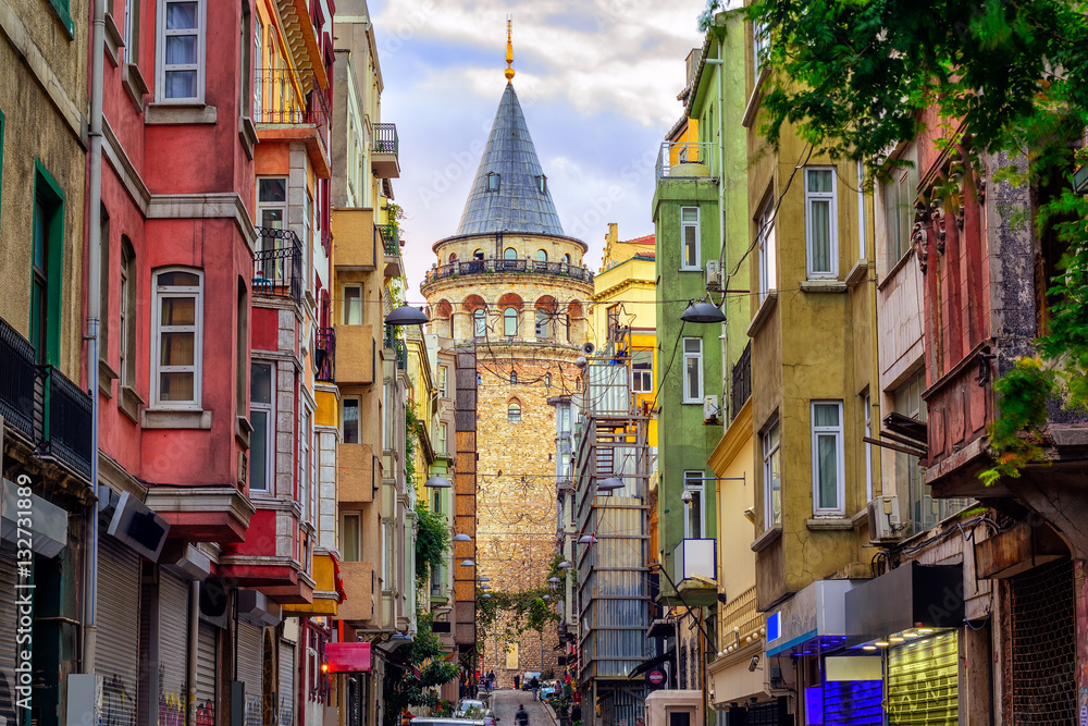 Obraz premium Wieża Galata na starym mieście w Stambule, Turcja