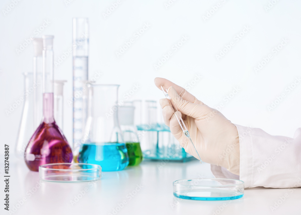 Chemical research in Petri dishes Chemical research in Petri dishes