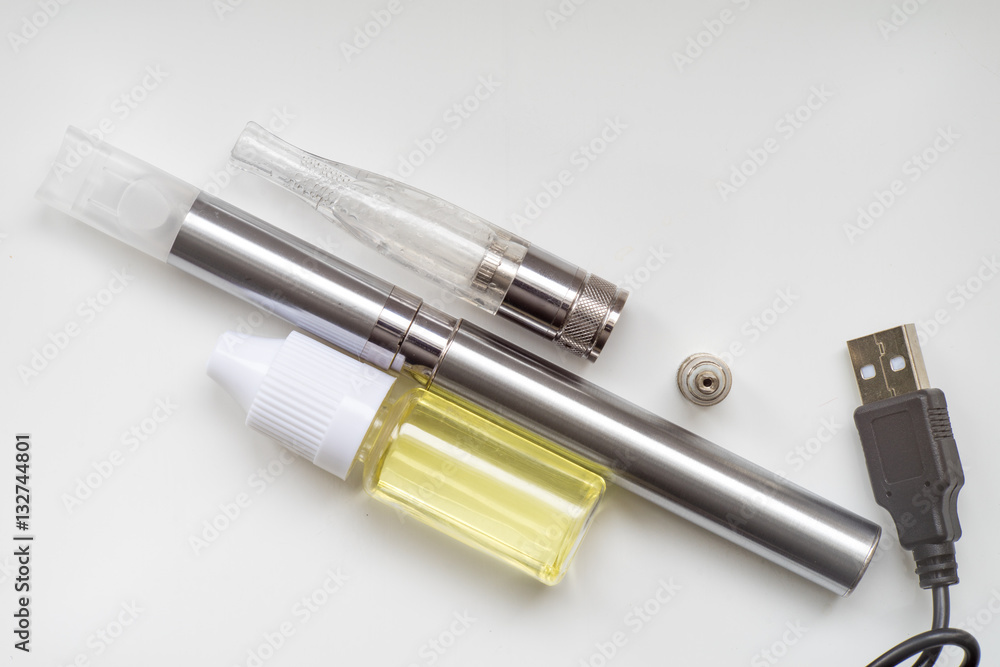 Fototapeta premium Electronic cigarette kit liquid and accessories for vaping
